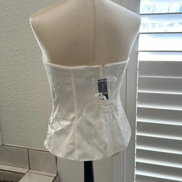 White House Black Market…Ecru Color Bustier… New With Tag and Straps - Picture 5 of 11